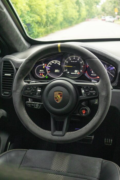 PORSCHE CAYENNE TURBO GT 2023 completo