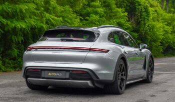 PORSCHE TAYCAN CROSS 2023 completo