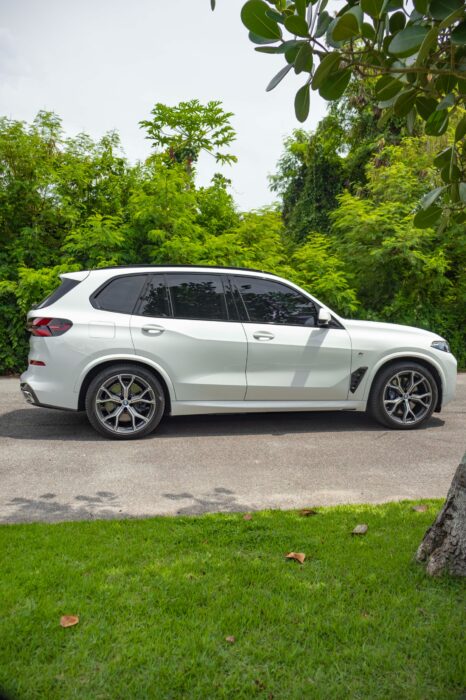 BMW X5 M SPORT 50E 2024 completo